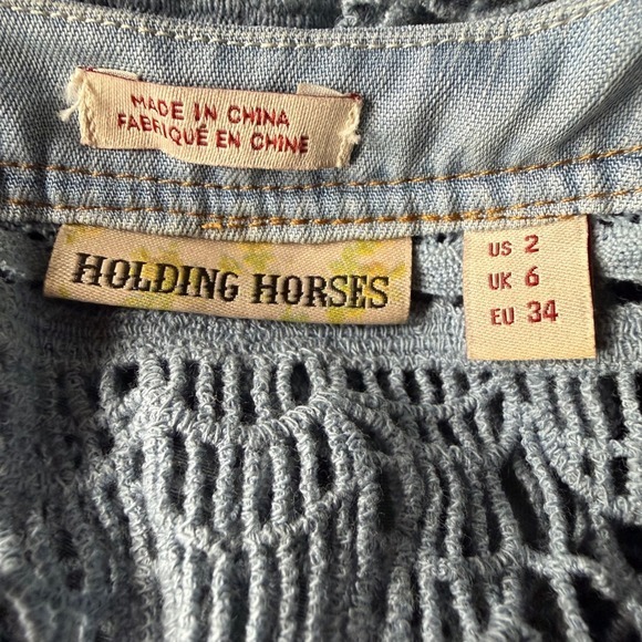 Holding Horses Anthropologie Blue Chambray Sleeveless Lace Back Button Top Sz 2 - Picture 6 of 9